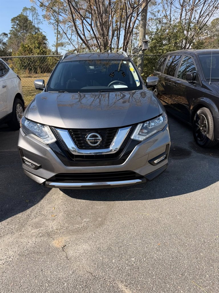 2018 Nissan Rogue SV's photo