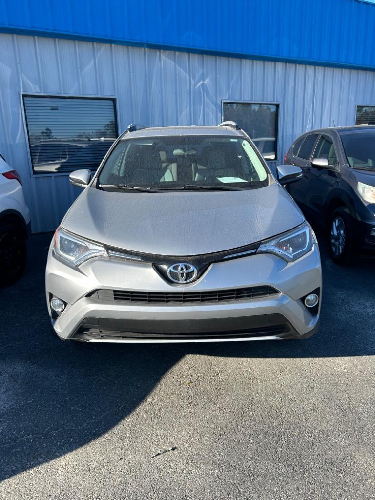 2016 Toyota RAV4 XLE's photo