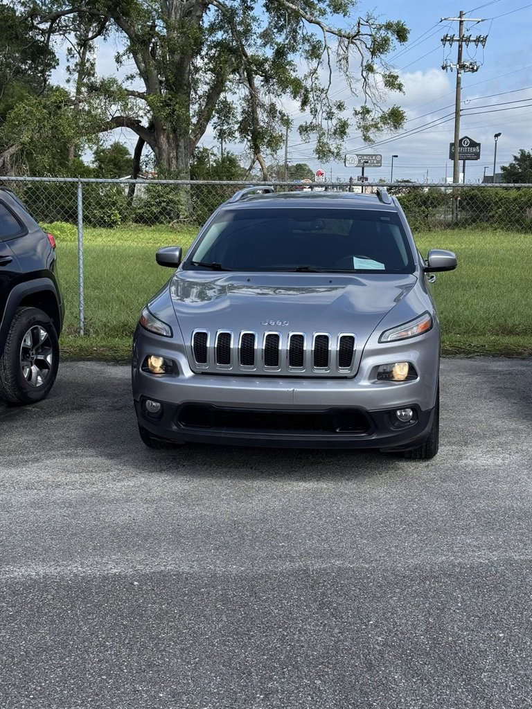 2016 Jeep Cherokee Latitude's photo